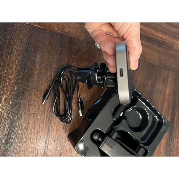 Magnetic phone holder and wireless charger for car. - Picture 10 of 10
